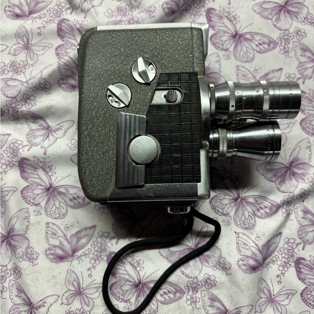 Vintage Wollensak 8 Model 153 8mm Movie Camera